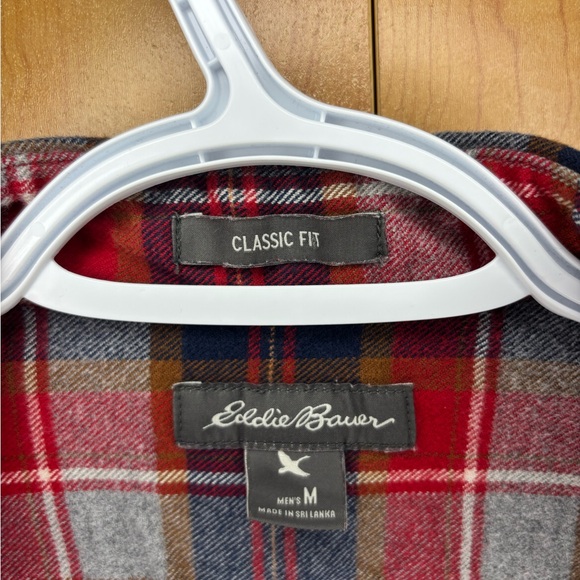 Men’s button down, Size medium, Eddie Bauer - Picture 4 of 4